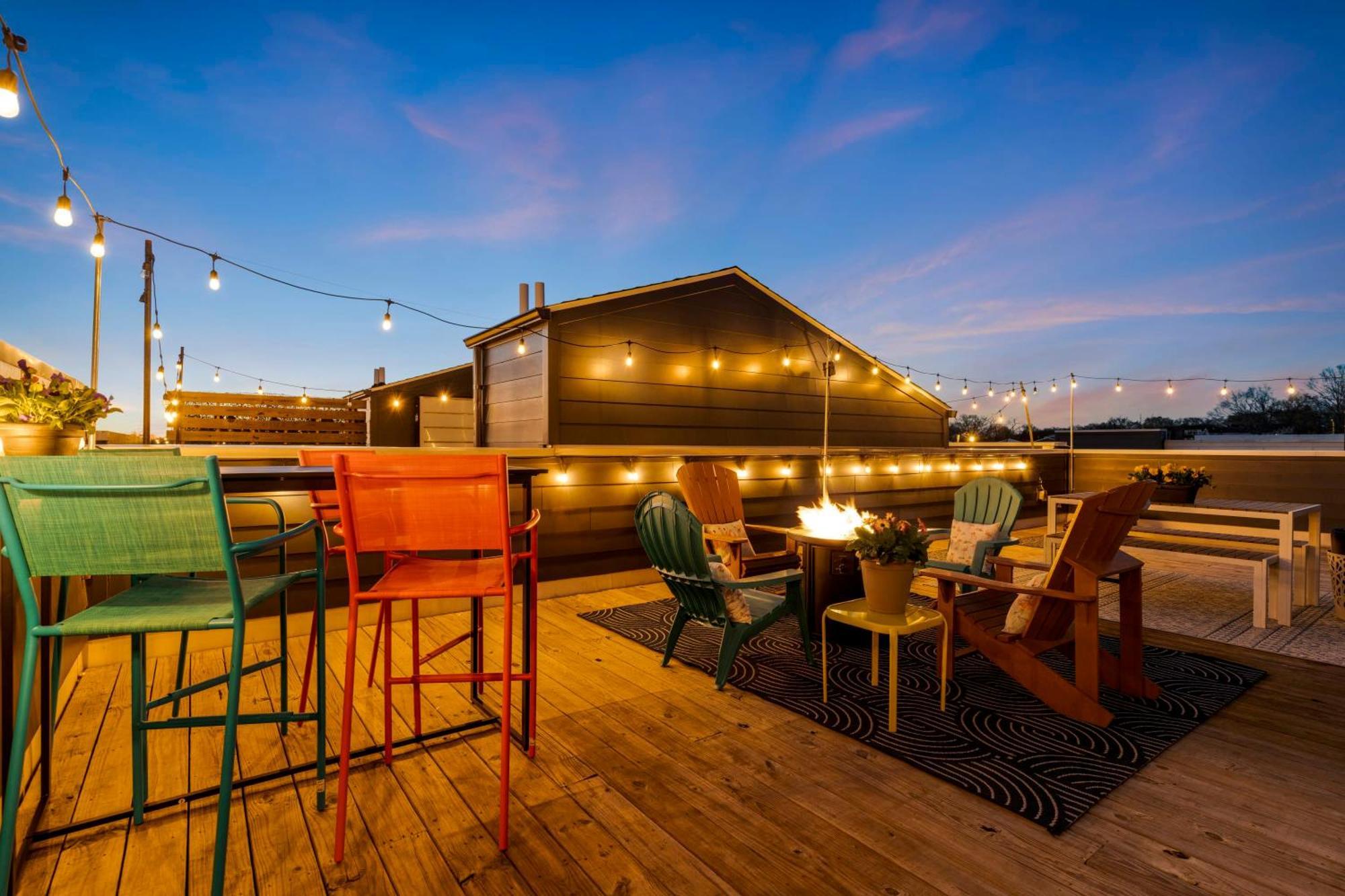 Dolly Partyon - Downtown Views - Rooftop - Groups