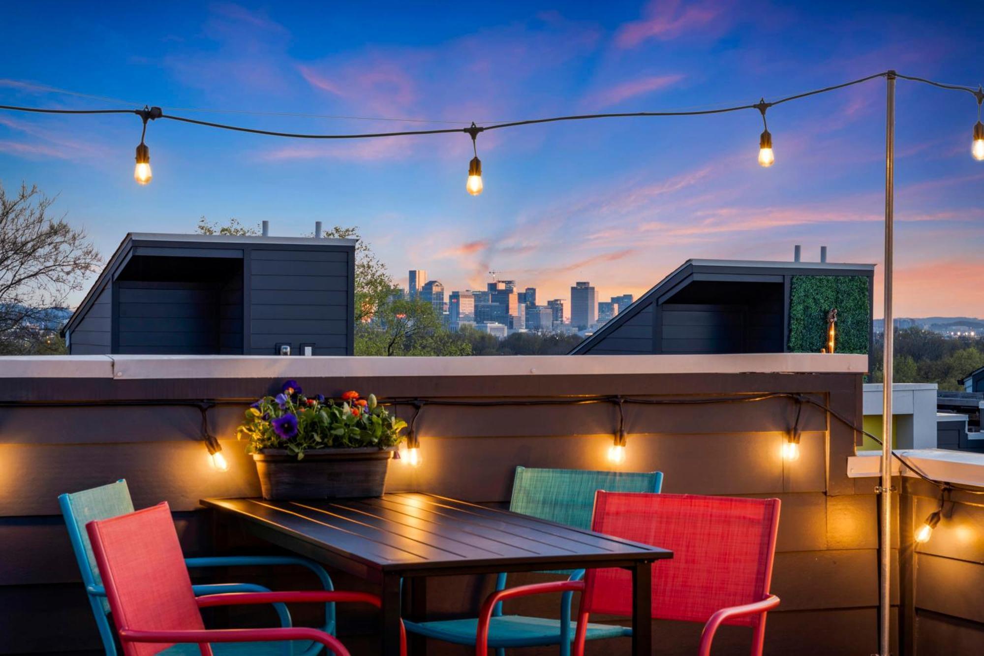 Dolly Partyon - Downtown Views - Rooftop - Groups Holiday home Nashville